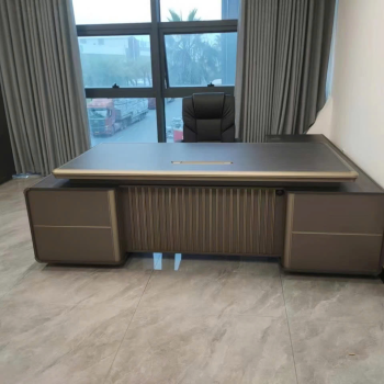 Bàn Giám Đốc TP32