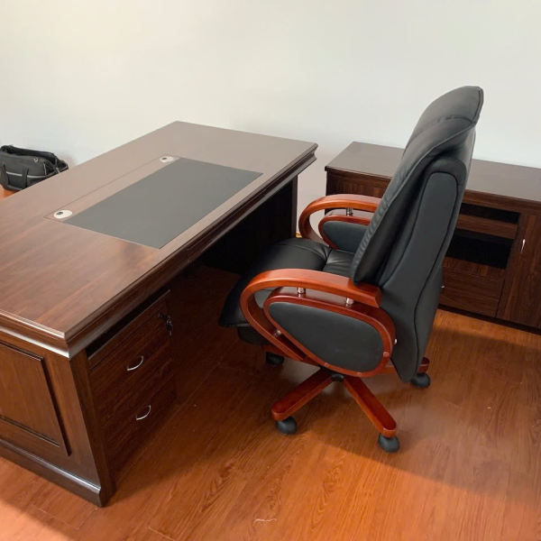 Bàn Giám Đốc TP35