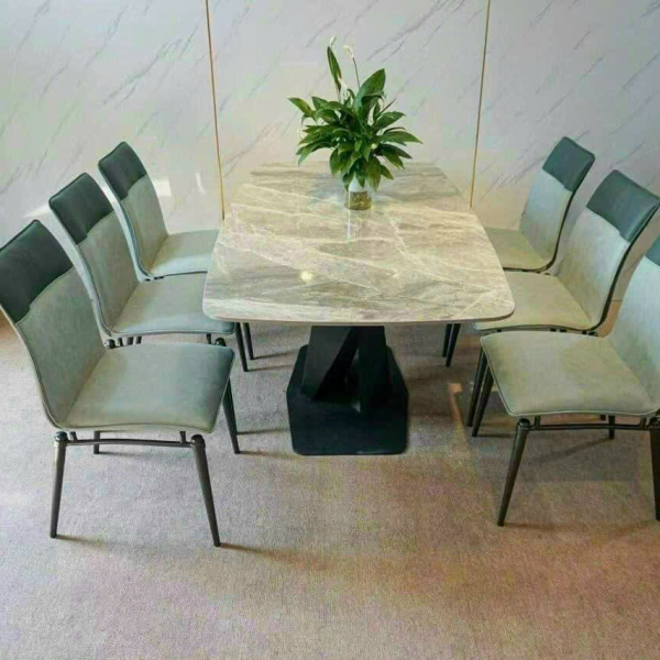 Bàn Ăn TP16